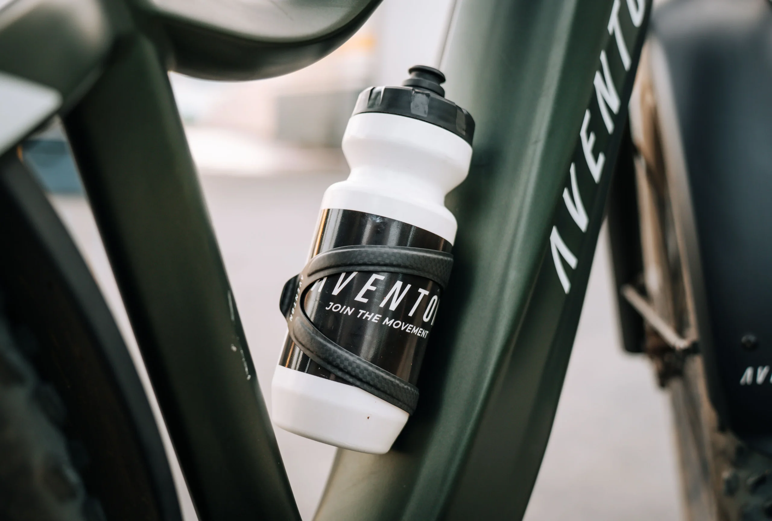 Aventon Carbon Water Bottle Cage - Image 10
