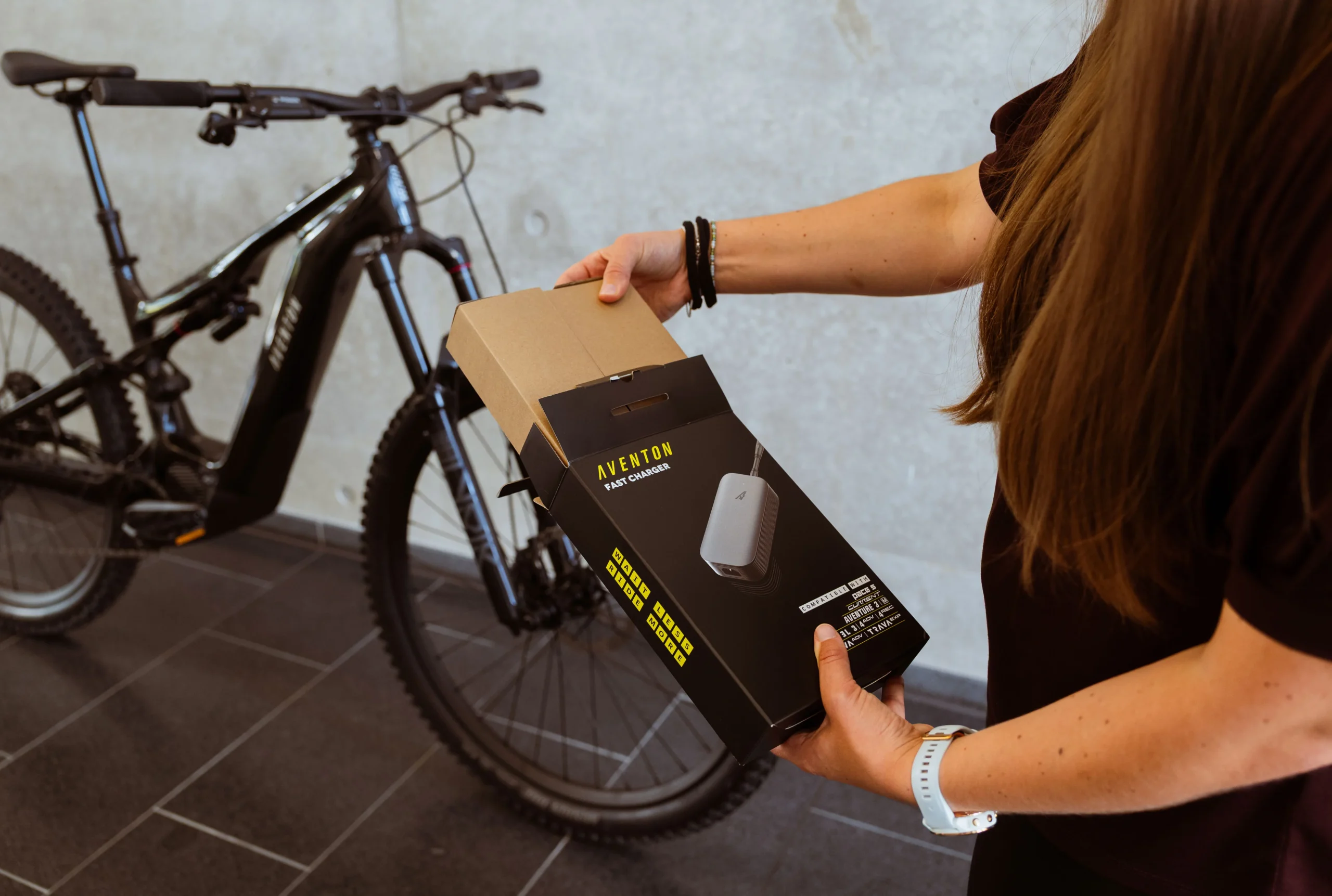 Aventon Fast Charger - Image 7
